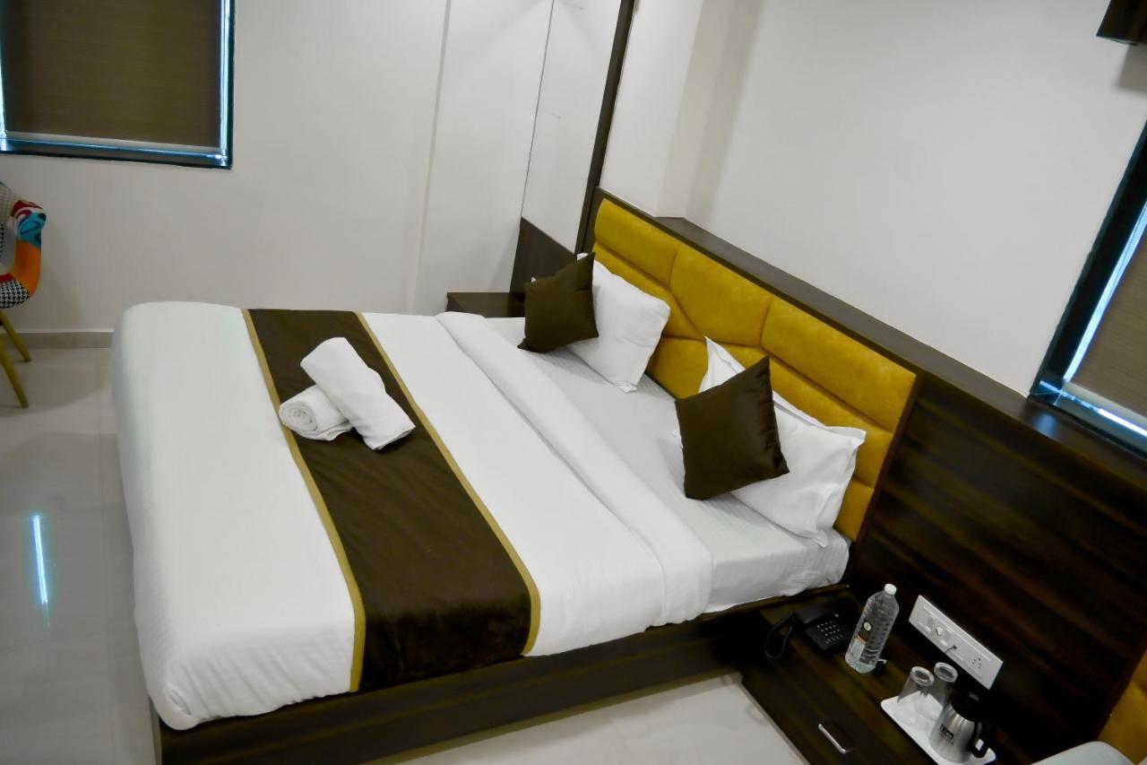 Hotel Royal Ican Sindhubhavan Road Ahmedabad Luaran gambar
