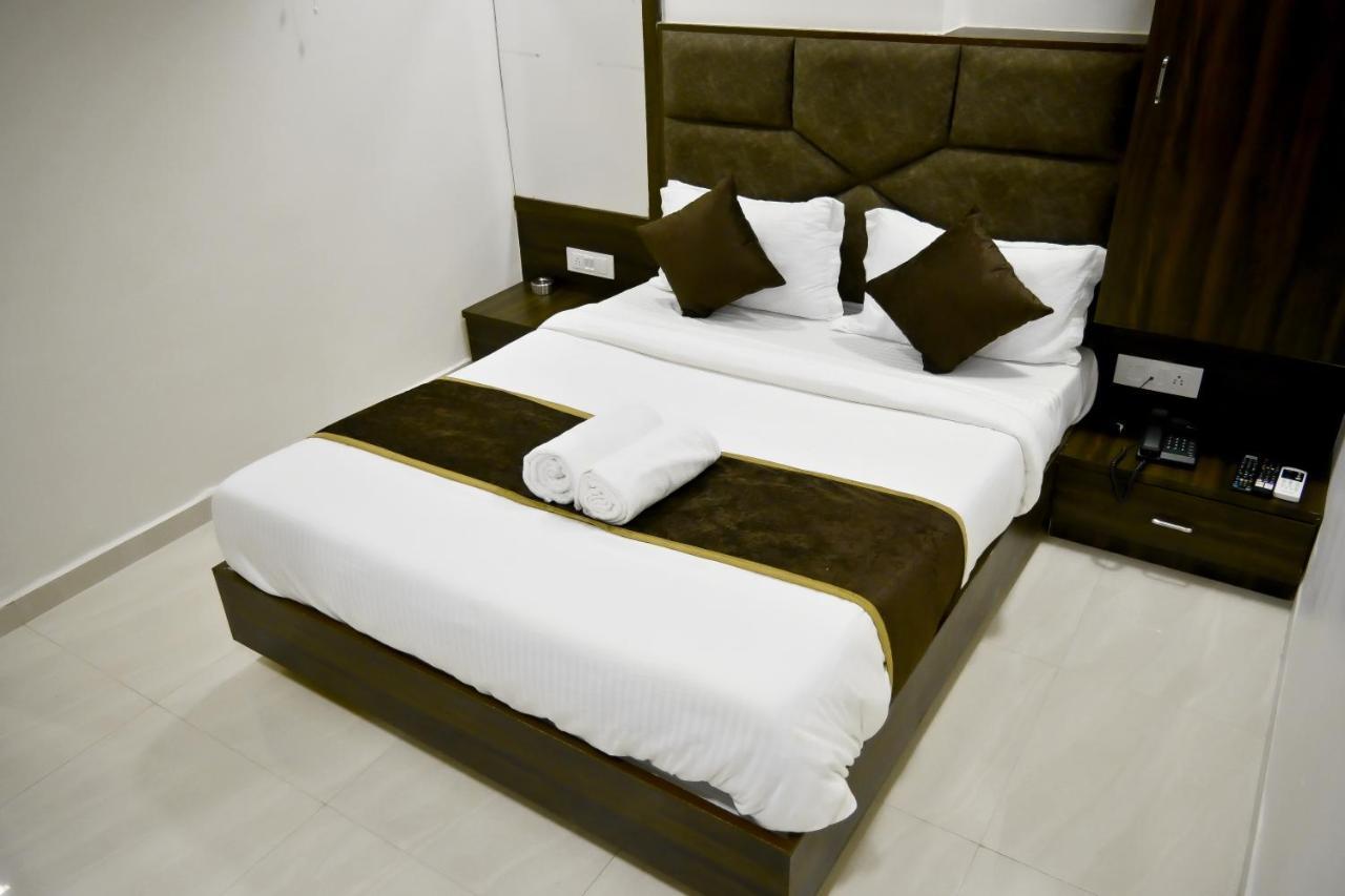 Hotel Royal Ican Sindhubhavan Road Ahmedabad Luaran gambar
