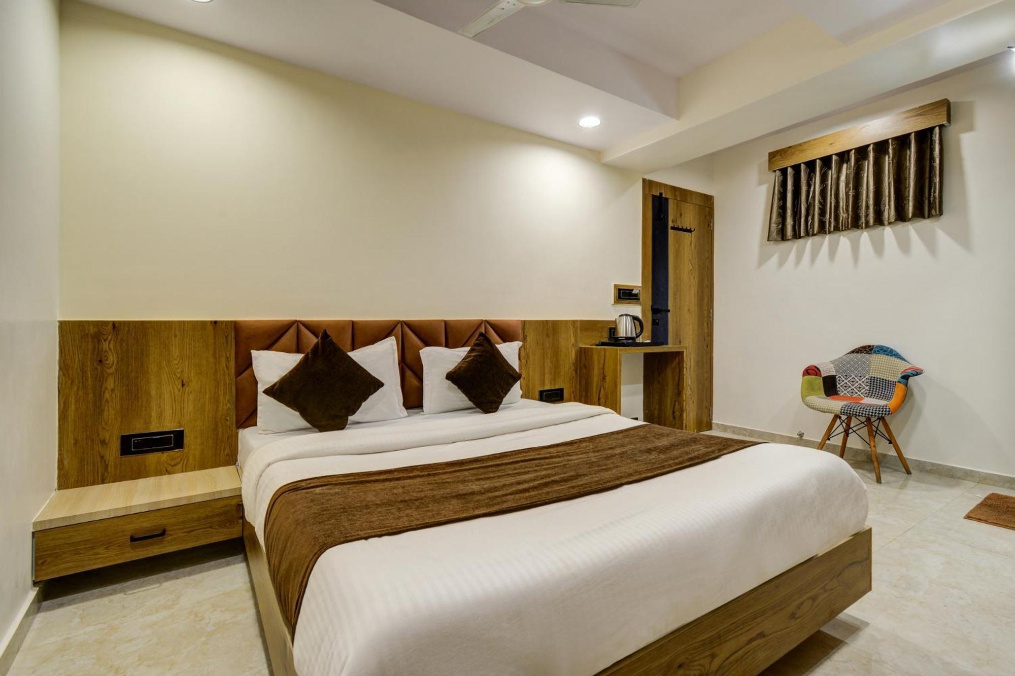 Hotel Royal Ican Sindhubhavan Road Ahmedabad Luaran gambar