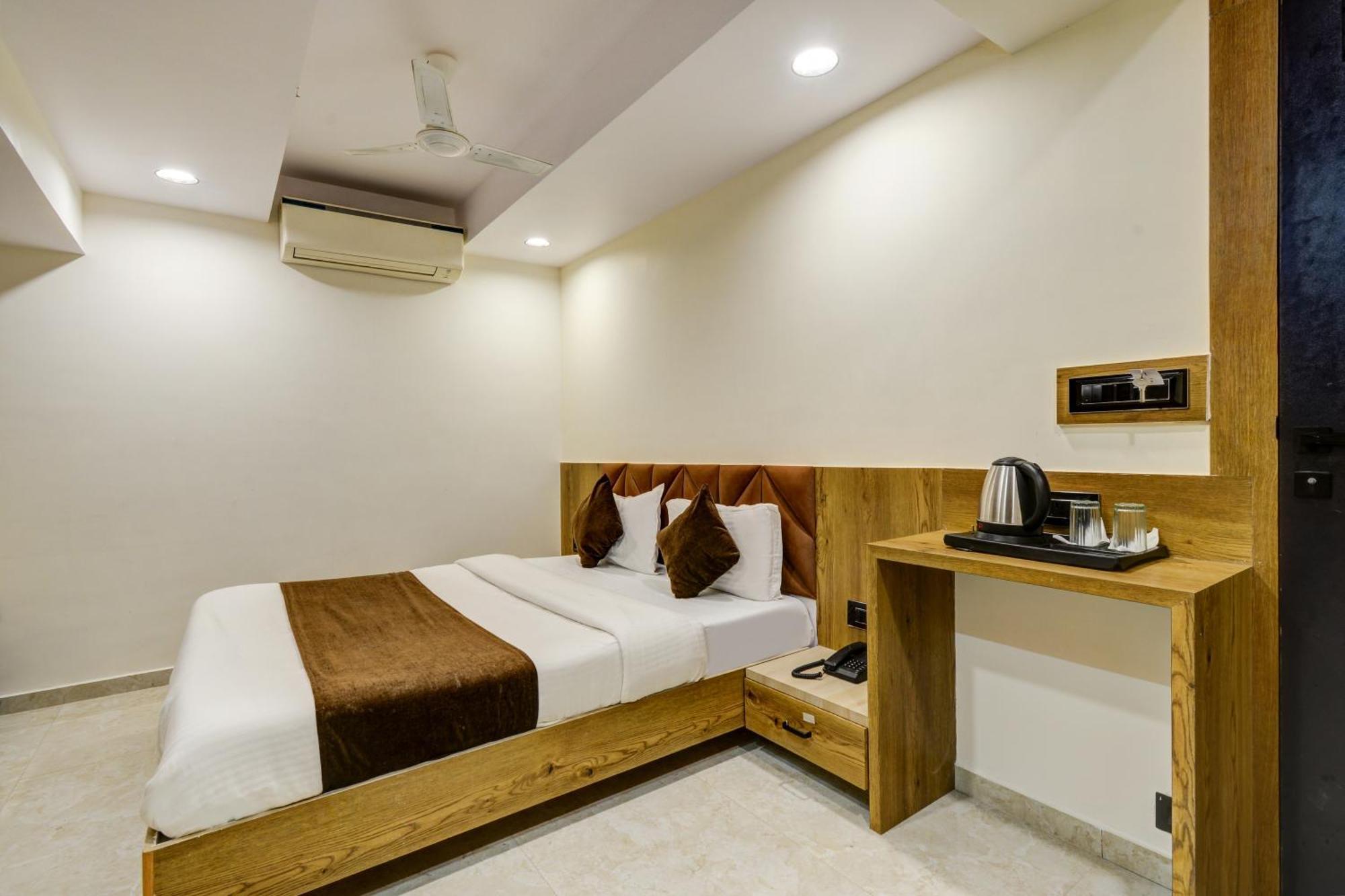 Hotel Royal Ican Sindhubhavan Road Ahmedabad Luaran gambar